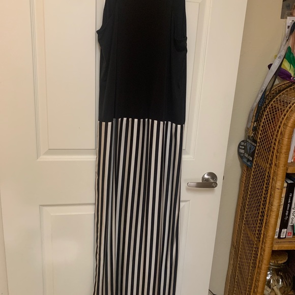 Etienne Derceux long dress. - Picture 5 of 7